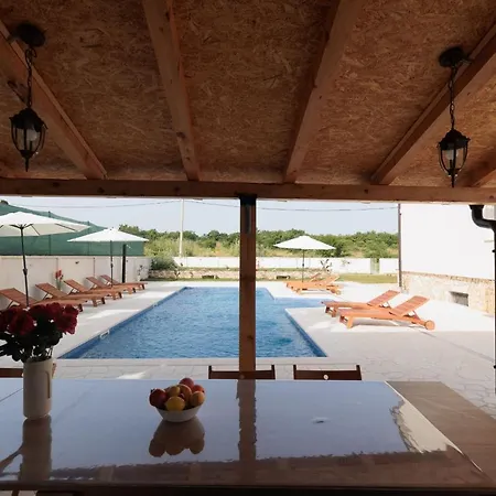 Villavera With Pool Donji Kasic