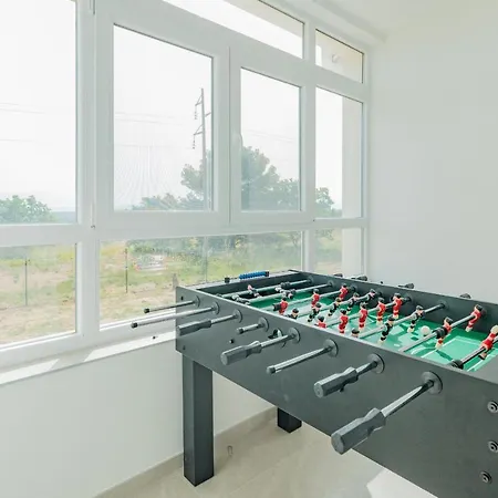 Villavera With Pool Дом отдыха *
